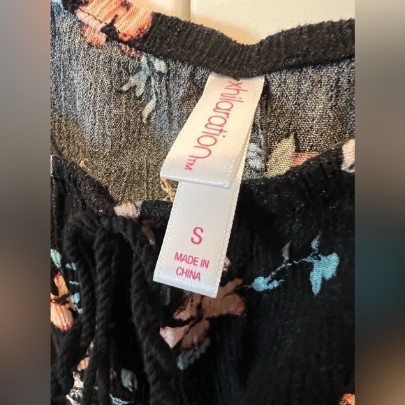 150. Floral Long Sleeve Romper with Open lace sleeves S - Picture 8 of 11